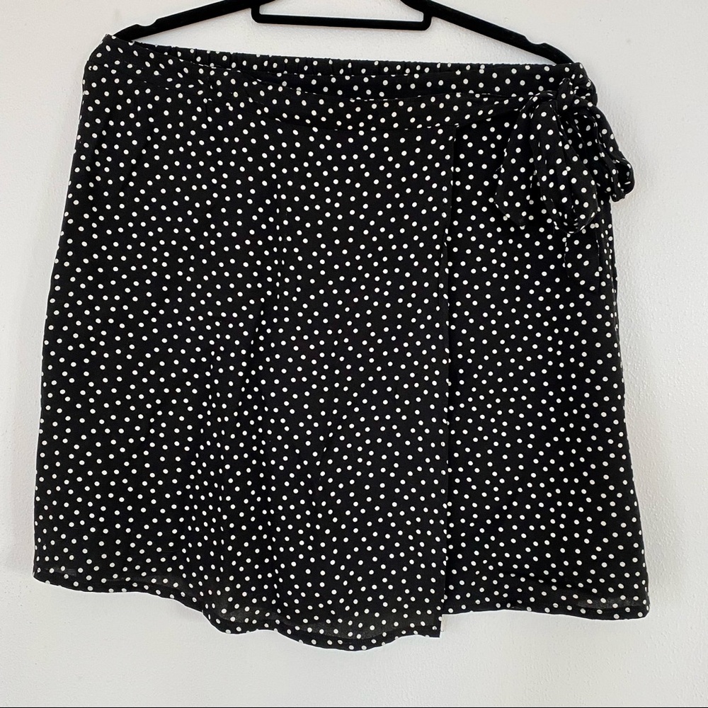 URBAN Romantics Wrap Skirt | Black & White | M